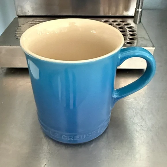Le Creuset Pour Over Coffee and Mug Set - Picture 2 of 8